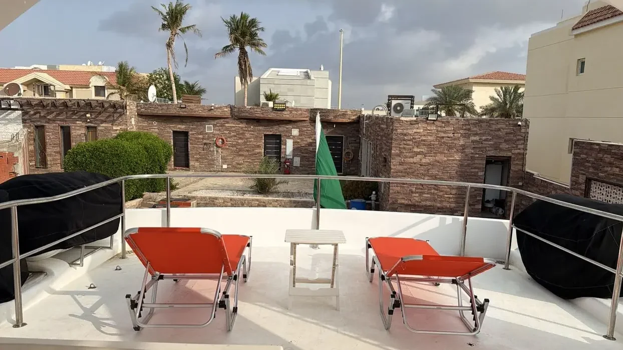 السطح العلوي